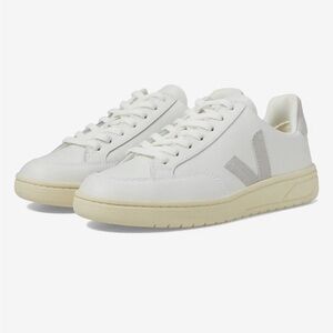 Veja V12 Cream Sneakers size 41, women’s 9.5-10 see pics